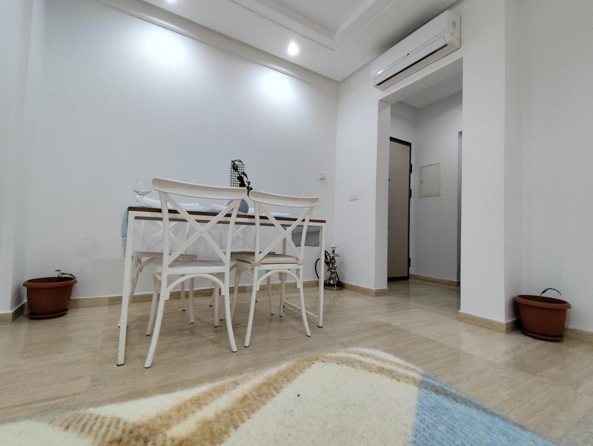 Laouina Apartment *